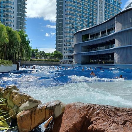 Manila Urban Resort at Azure Exterior foto