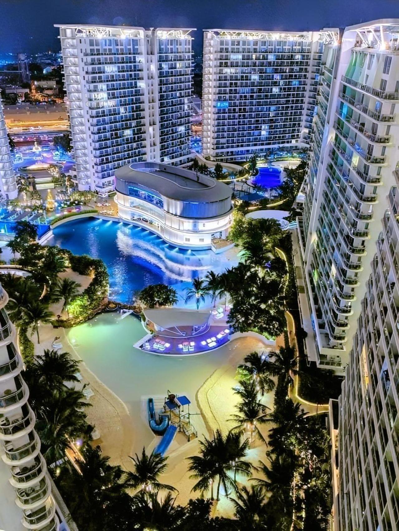 Manila Urban Resort at Azure Exterior foto