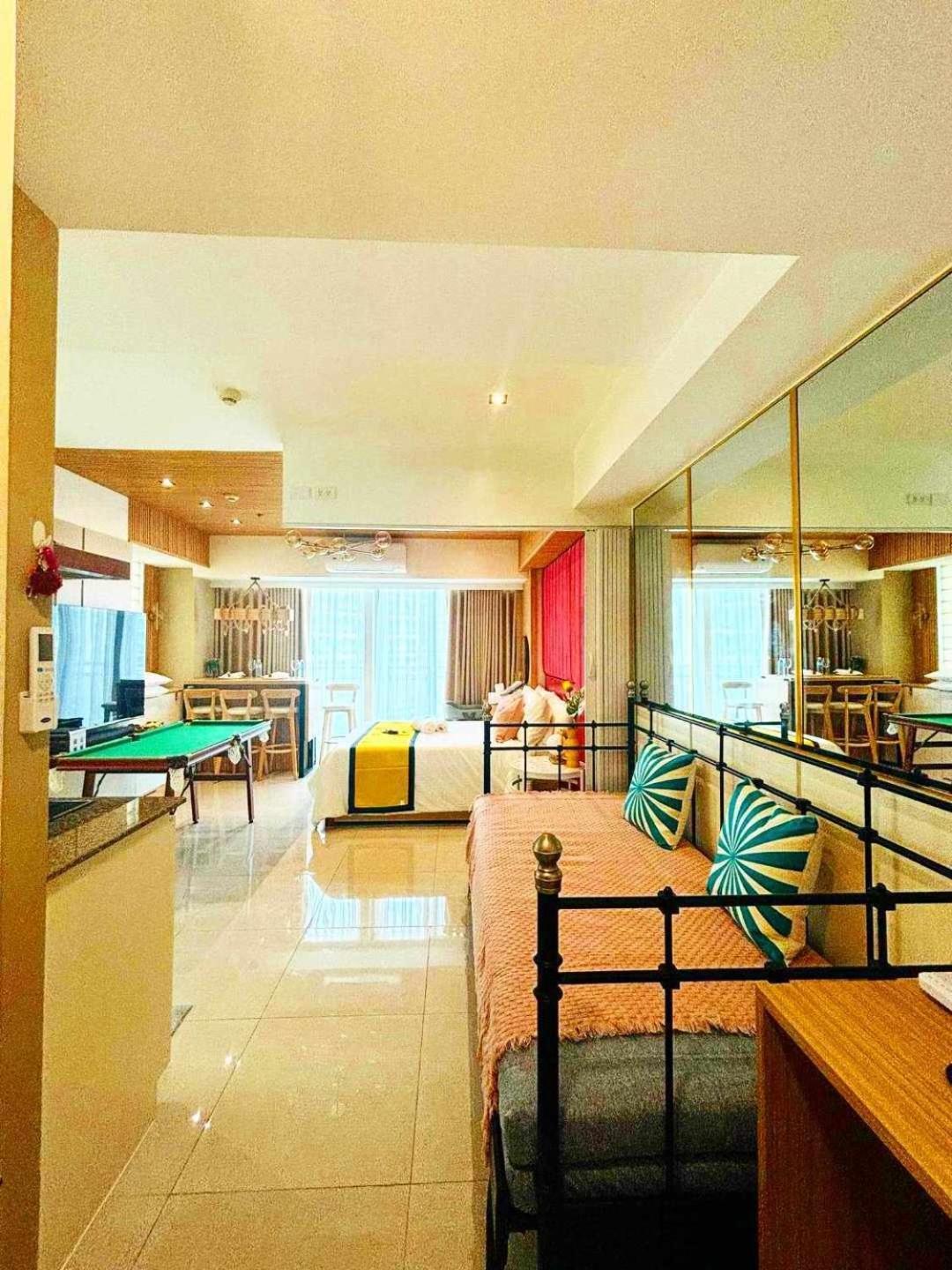 Manila Urban Resort at Azure Exterior foto